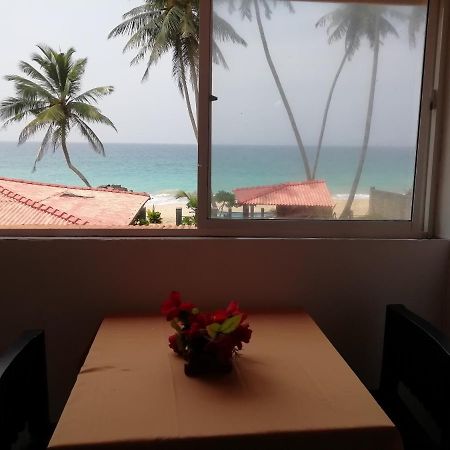 Rainbow Beach Resort อัมบาลังโกดา ภายนอก รูปภาพ