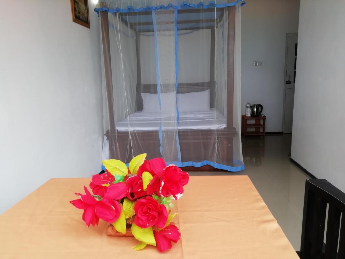 Rainbow Beach Resort อัมบาลังโกดา ภายนอก รูปภาพ