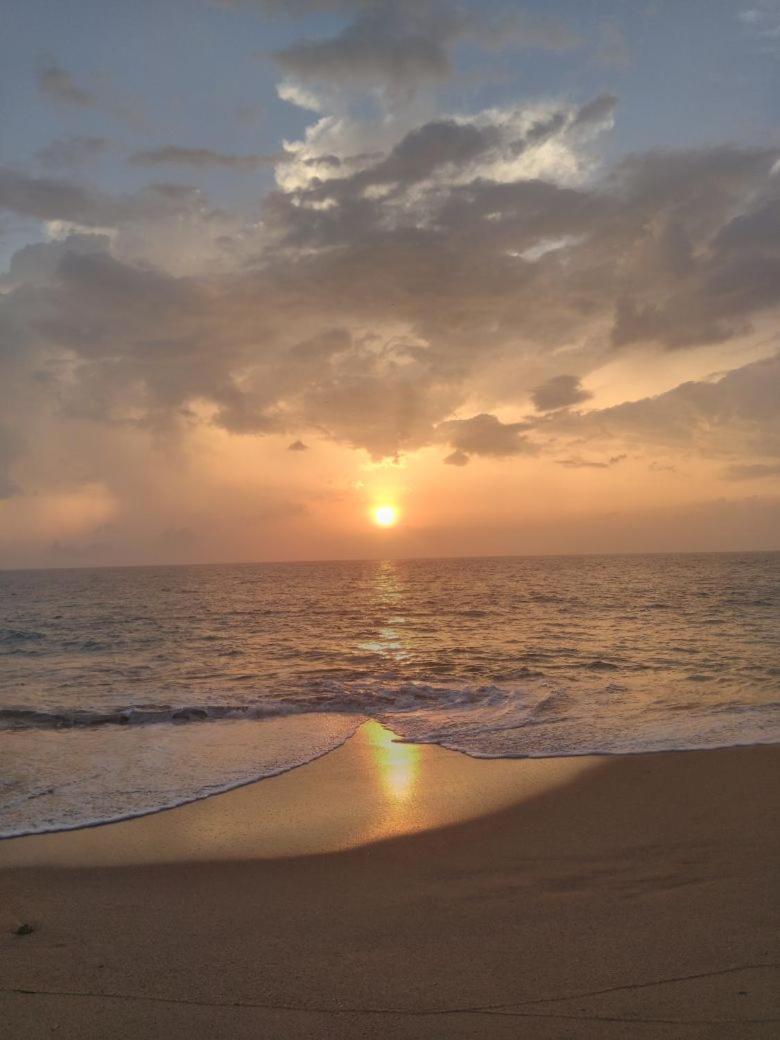 Rainbow Beach Resort อัมบาลังโกดา ภายนอก รูปภาพ