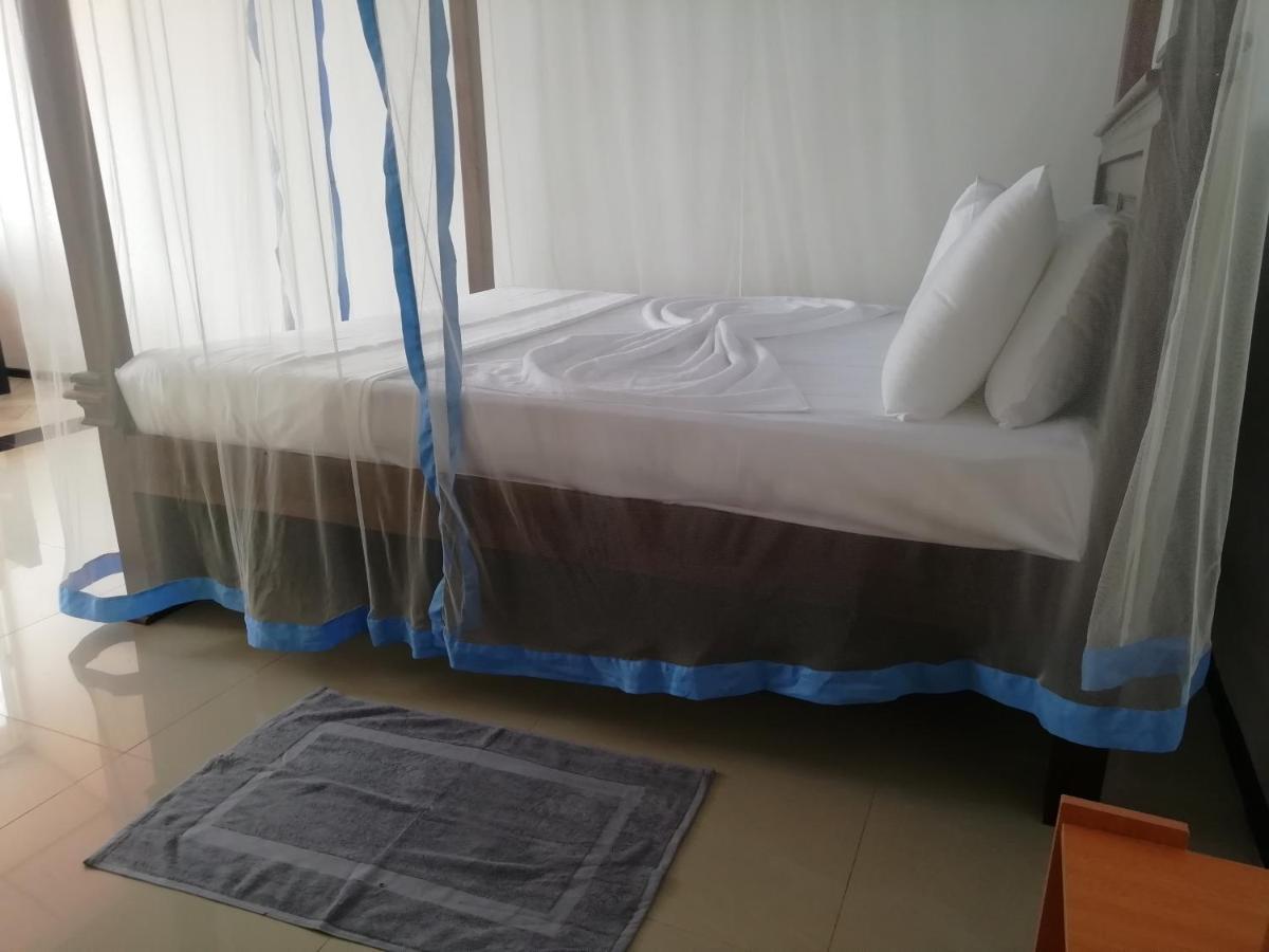 Rainbow Beach Resort อัมบาลังโกดา ภายนอก รูปภาพ
