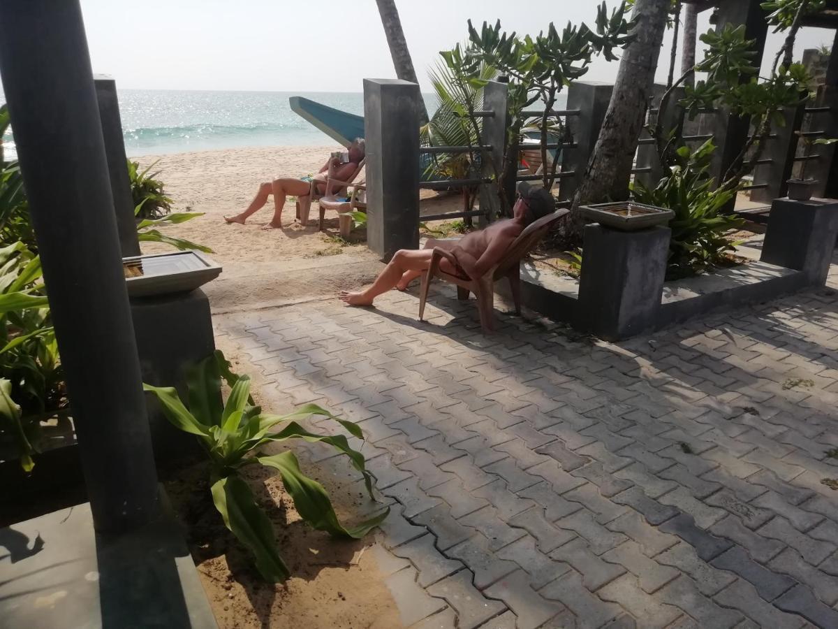 Rainbow Beach Resort อัมบาลังโกดา ภายนอก รูปภาพ
